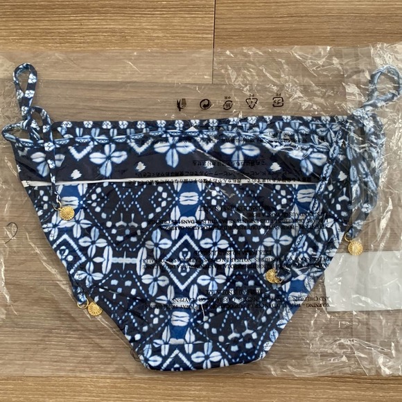 Tommy Bahama Indigo Cowrie Diamonds Reversible String Bikini Bottom in Mare Navy - Picture 5 of 7